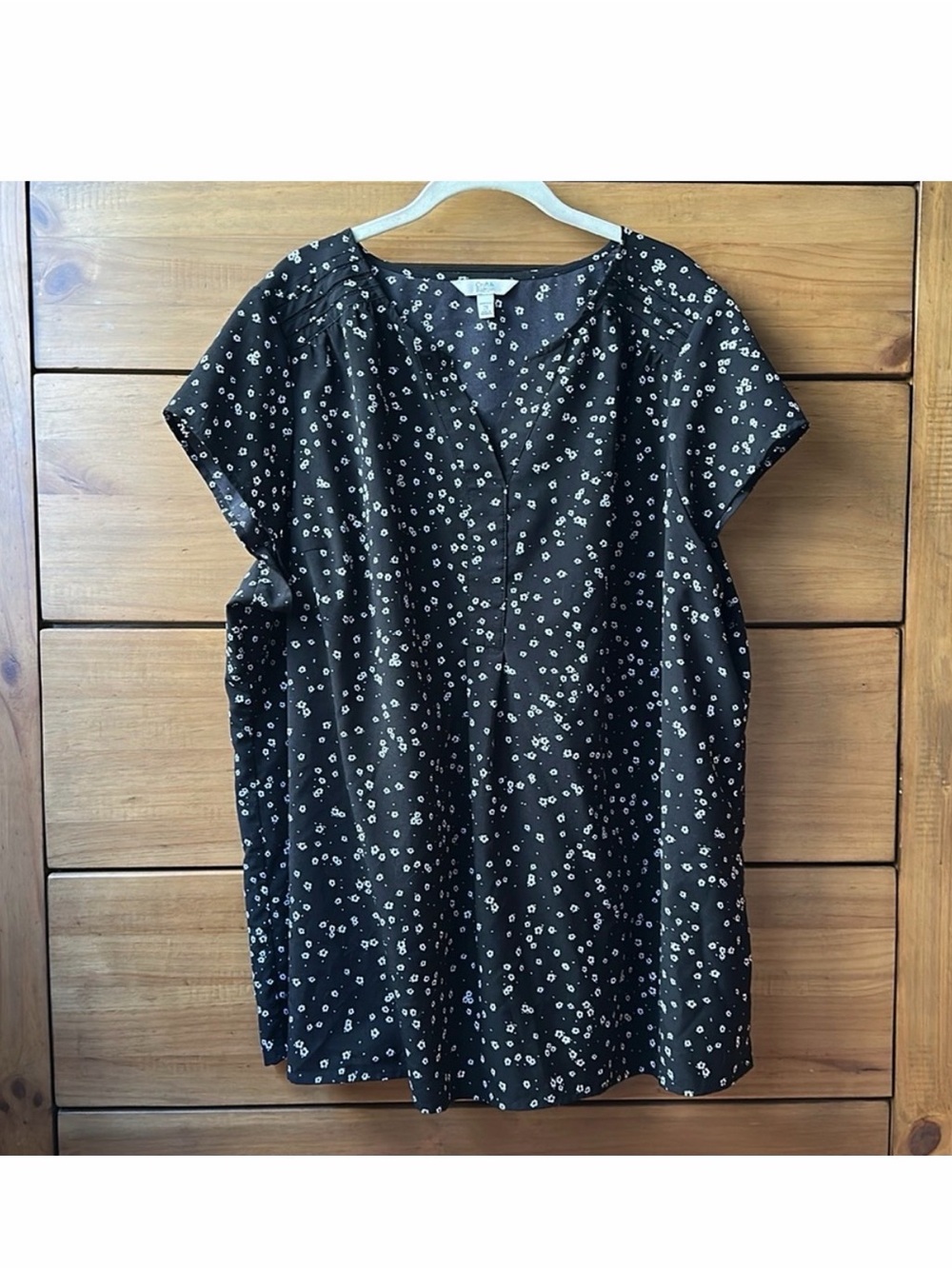 NWOT! Croft & Barrow Black & White Flowered Blouse | 2X